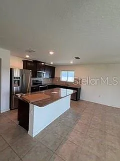3 bed, 2.0 bath, 1558 sqft, $1,950 — Photo 3