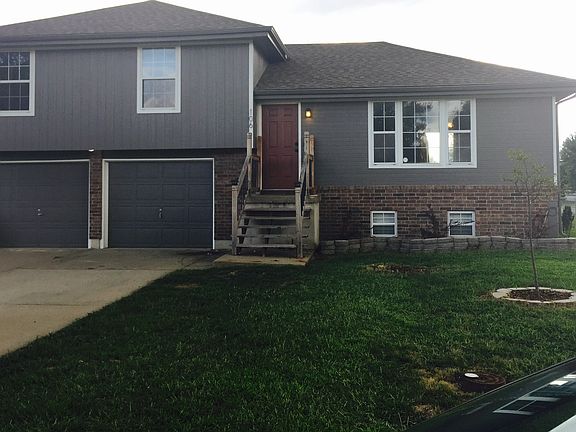 2nd image of 106 NW Amanda Ct