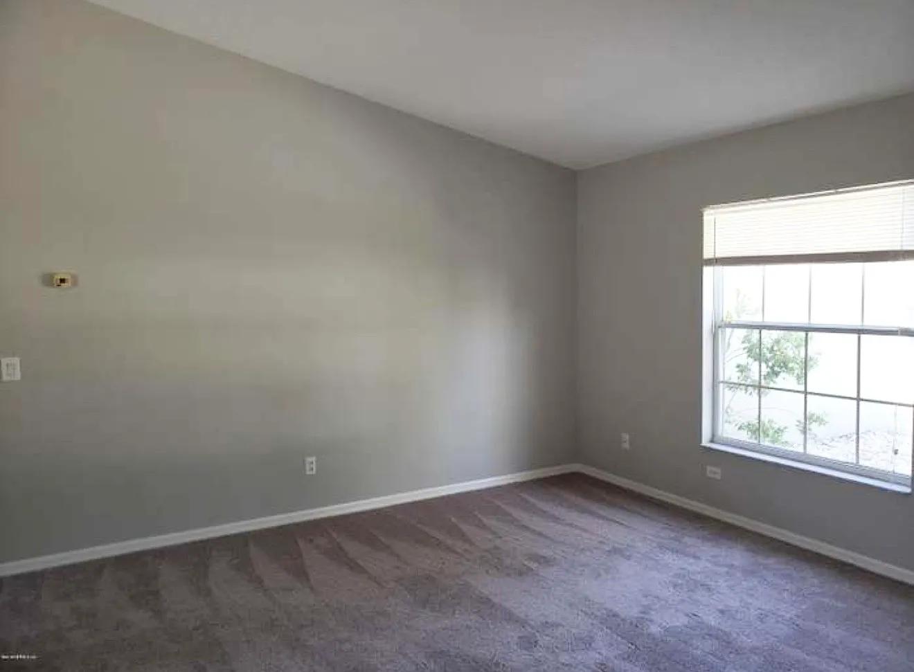 26 Lansing Ln — Photo 4