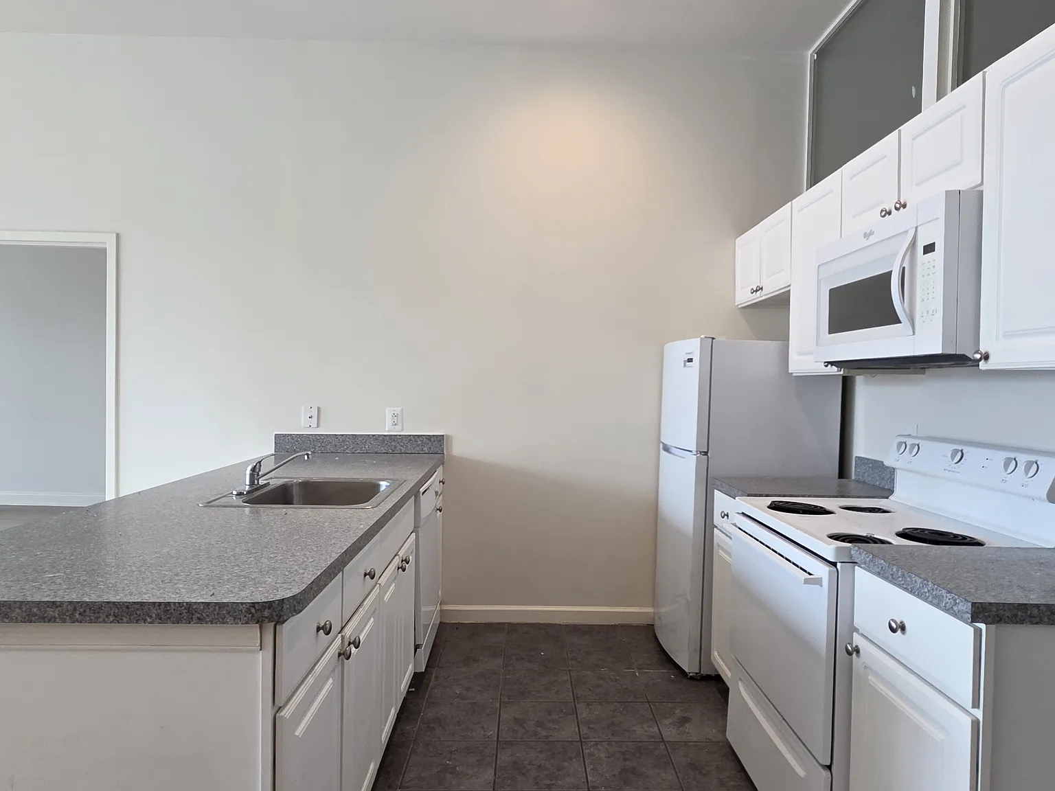 2 bed, 1196 sqft, $2,695 — Photo 2