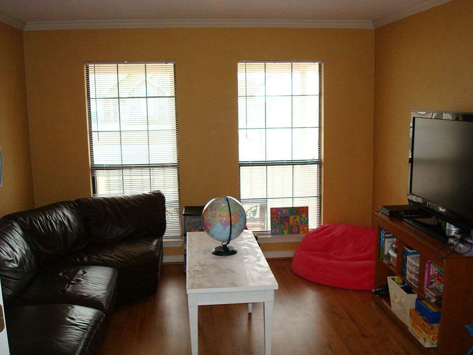 1st image of 15203 Sunset Dr