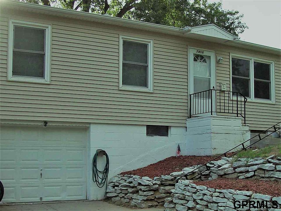 1st image of 7406 S 77th Ave