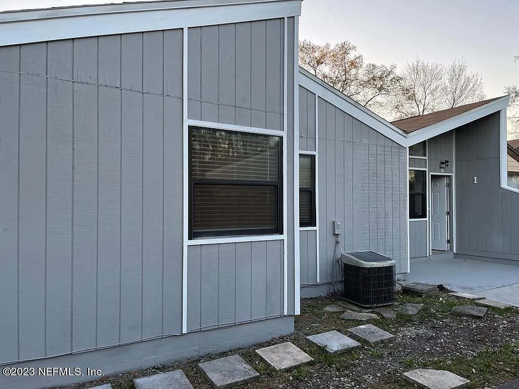 2 bed, 864 sqft, $1,450 — Photo 2