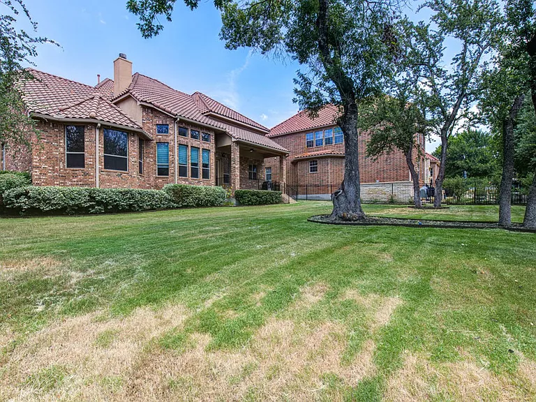 1917 Lakecliff Hills Ln — Photo 48