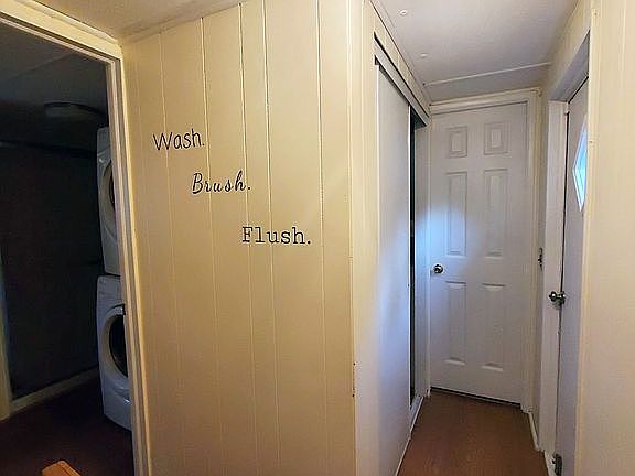 Hall way to master, and bathrooms