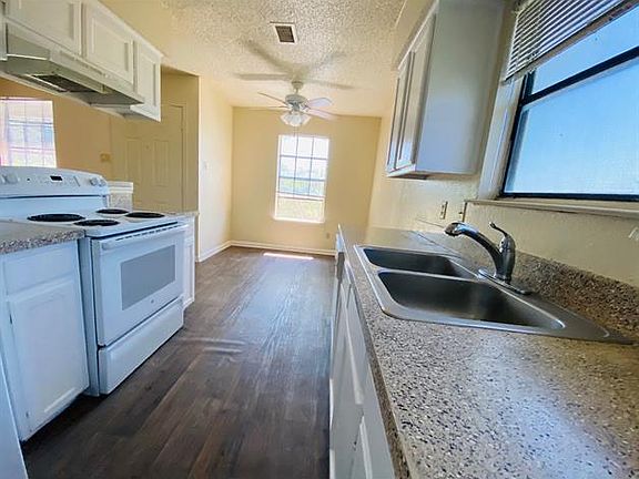 3rd image of 300 Kings Way Dr APT C