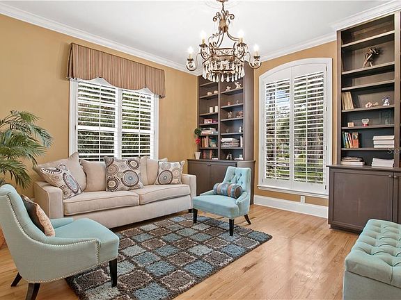 3rd image of 506 Royal Palm Way