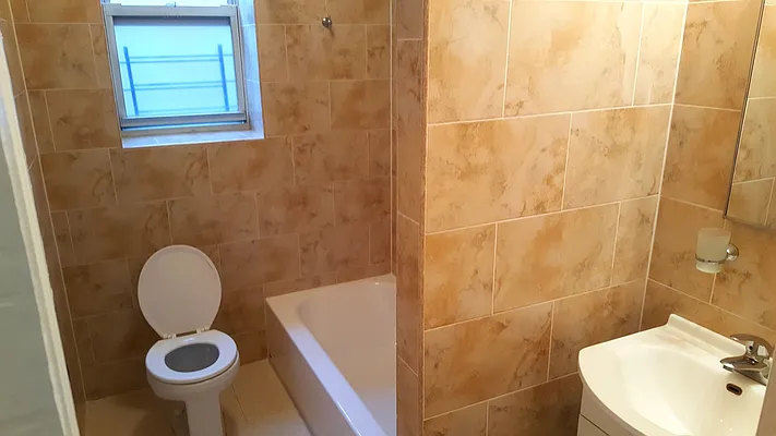 Rented by Realty Queens LLC | media 40