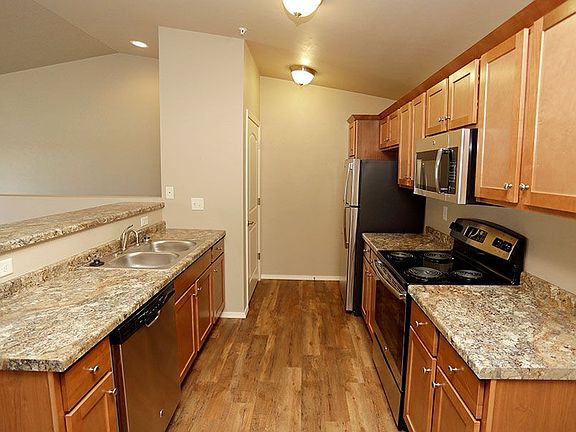 4th image of 805 Glade Ct #82005