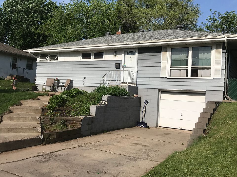 1st image of 739 20th Ave N