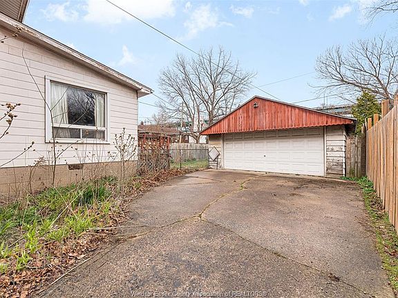 4th image of 322 Rosedale Ave