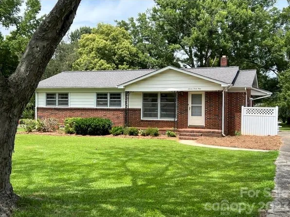 749 Denning Pl, Charlotte, NC 28227