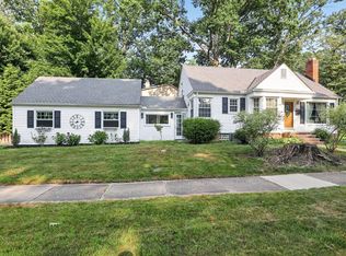 28036 W Oakland Rd, Bay Village, OH 44140