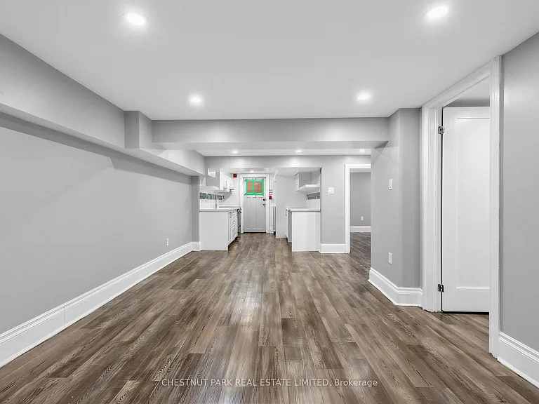 1 Kingswood Rd #R — Photo 13