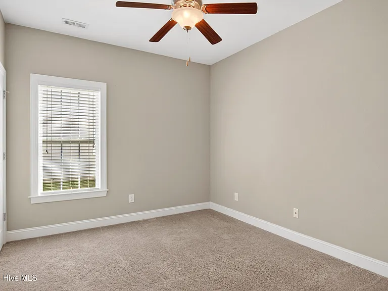 1661 Cambria Dr #B — Photo 17