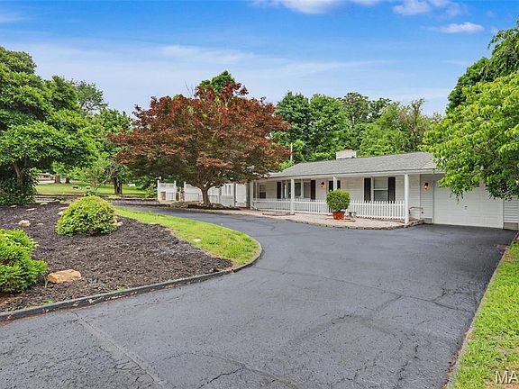 2nd image of 55 Garden Ln