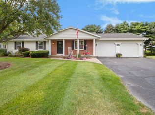 231 Thistledown Ln, Walworth, WI 53184
