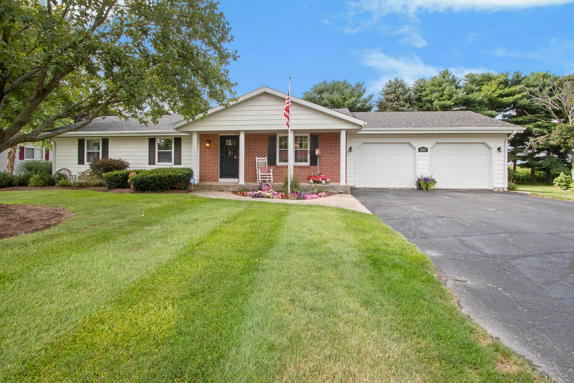 231 Thistledown Ln photo 1