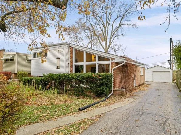1317 Arbor Ave, Highland Park, IL 60035