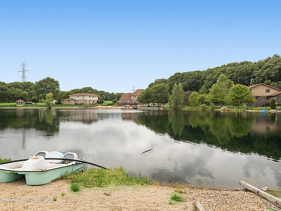 3rd image of 12208 Lakeview Trl