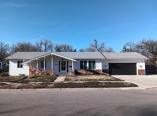 524 W 1st St, Valley Center, KS 67147