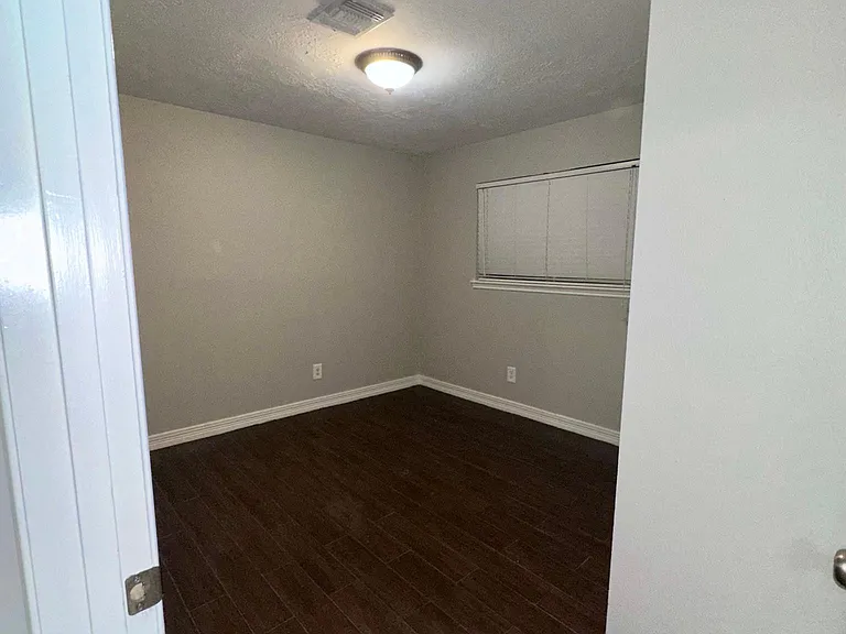 1618 Kenwick Pl — Photo 9