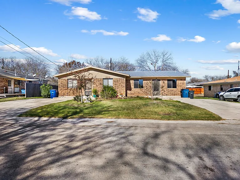 222 Redbud Ln #A — Photo 1