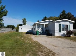 5096 Mobile Trl W, Traverse City, MI 49685
