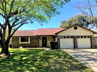 227 Petunia St, Lake Jackson, TX 77566