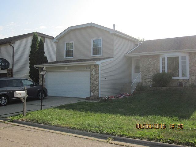 1st image of 11 Sandalwood Ct