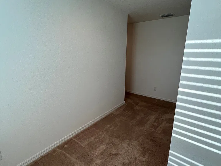 124 Primrose Dr — Photo 12