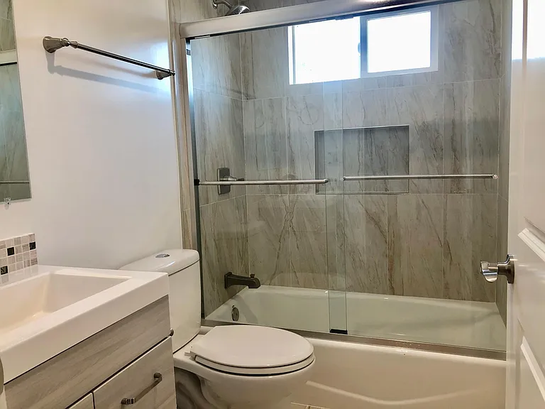 2548 Mayflower Ave #B — Photo 65