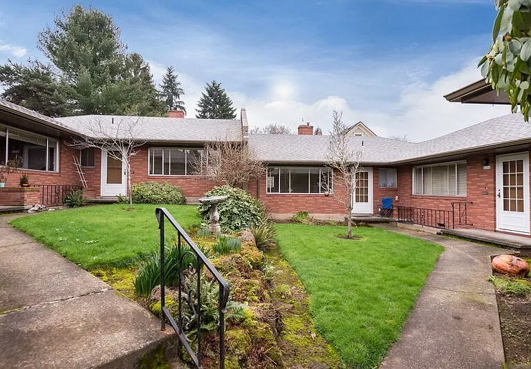 6202 E Burnside St — Photo 11