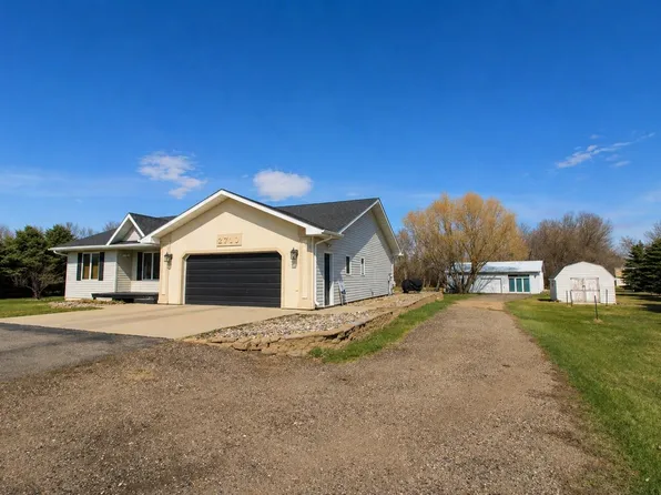 2710 68th St NW, Minot, ND 58703