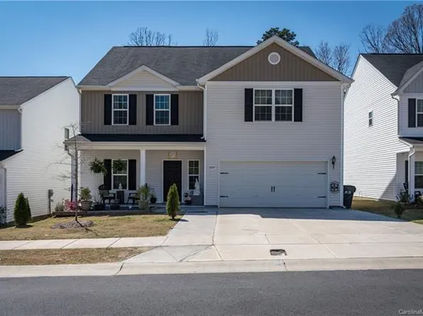 8307 Paw Valley Ln, Charlotte, NC 28214