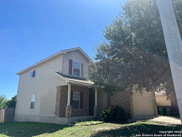 4 bed, 2.5 bath, 2430 sqft, $1,850 — Photo 2