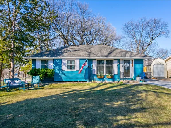 1000 E 36th Ct, Des Moines, IA 50317