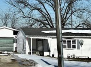 106 N Curless St, Bryant, IL 61519