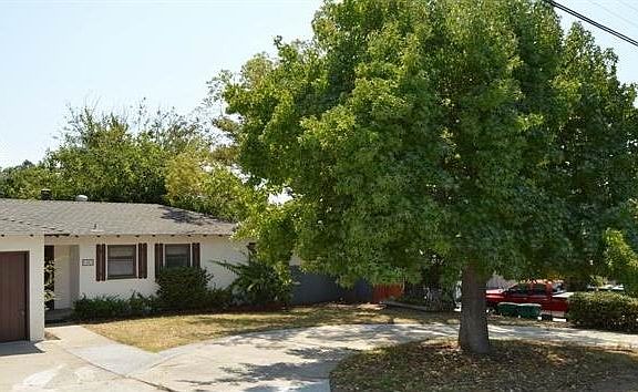 2nd image of 1581 Greenfield Dr