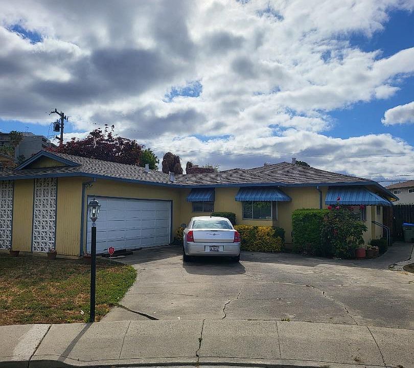 1st image of 390 Lawndale Ave