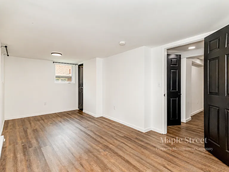 910 Main St — Photo 16
