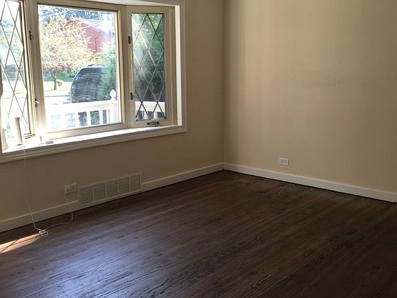 3rd image of 12016 W Warner St