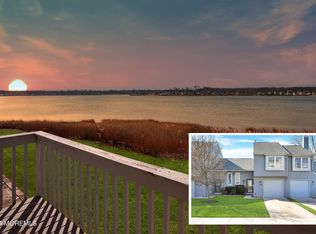409 Seaview Cir, Neptune, NJ 07753
