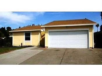 136 Poppy Dr photo 1