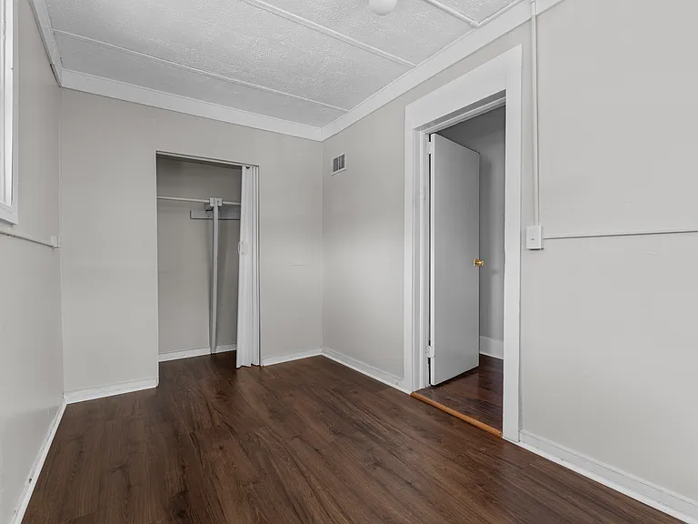 853 Saint Clair St — Photo 9