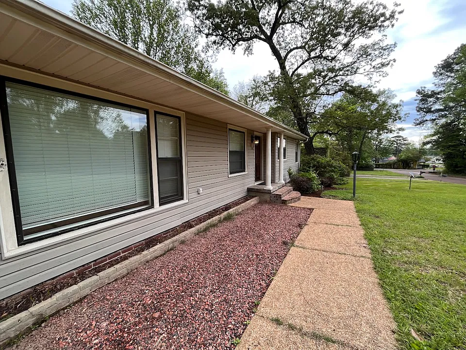 1207 Southdown Pkwy