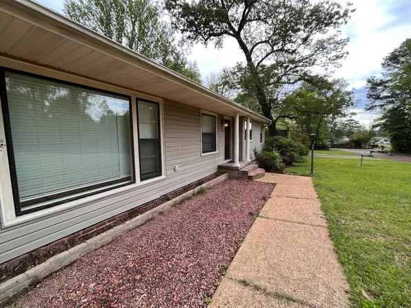 1207 Southdown Pkwy, Columbus, MS 39701