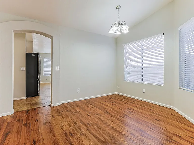 2625 S 156th Ave — Photo 5