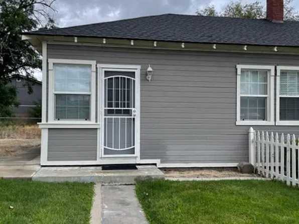 403 10th St #B, Sparks, NV 89431