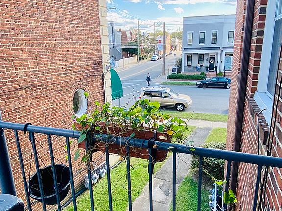 4th image of 2602 Kensington Ave APT 3